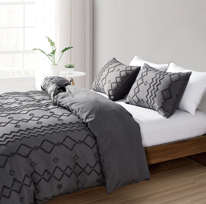 Skorter | 3-piece set: Bibb Home tufted cut duvet bedding