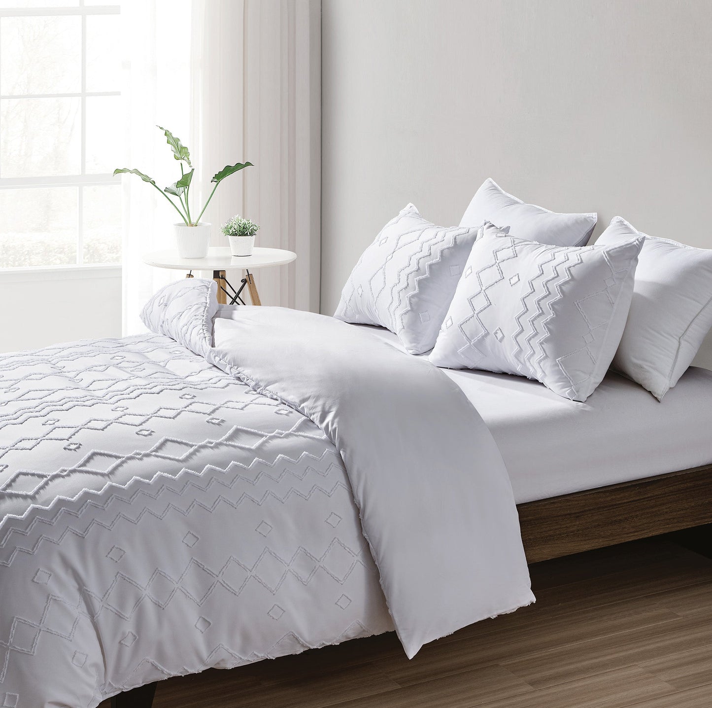 Skorter | 3-piece set: Bibb Home tufted cut duvet bedding