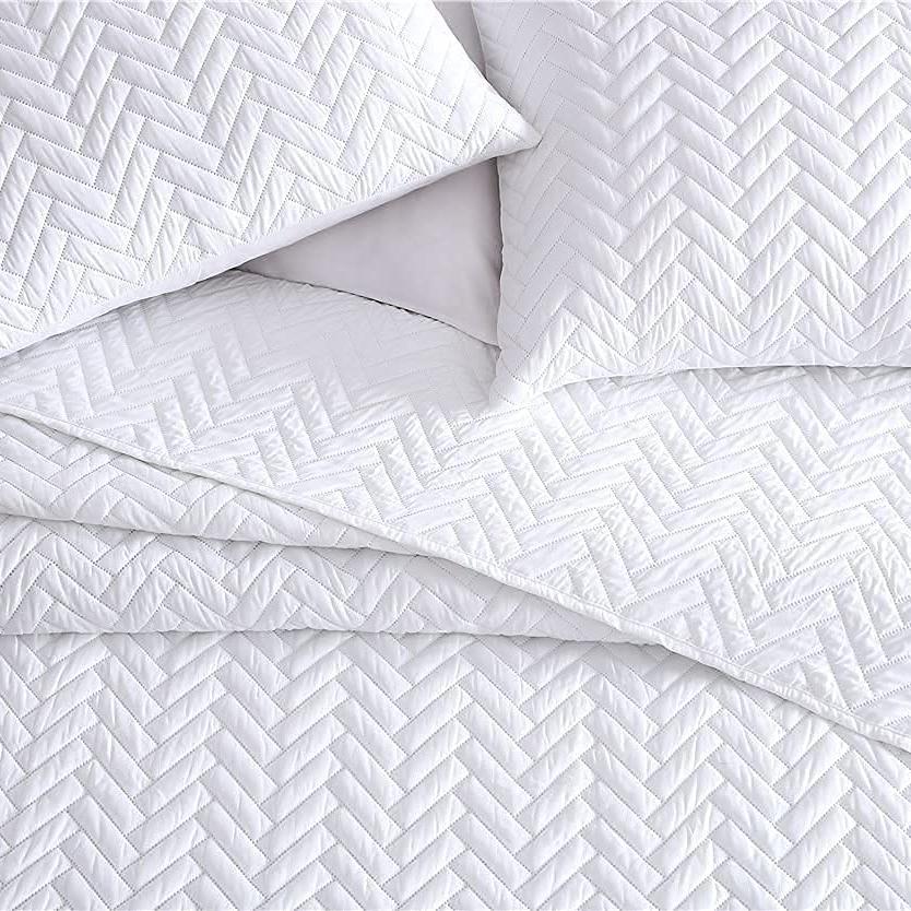 Skorter | 3-Piece: The Nesting Company Birch Bedding Collection Embossed Quilt Tableware Set