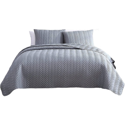 Skorter | 3-Piece: The Nesting Company Birch Bedding Collection Embossed Quilt Tableware Set