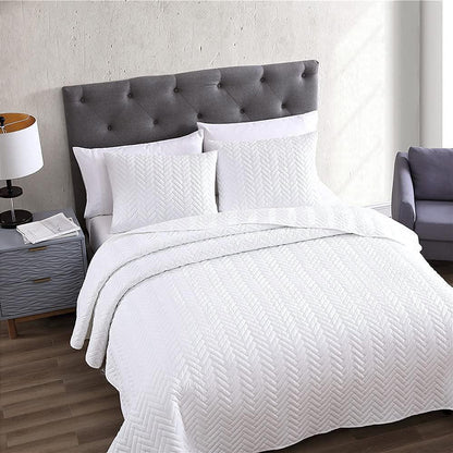 Skorter | 3-Piece: The Nesting Company Birch Bedding Collection Embossed Quilt Tableware Set