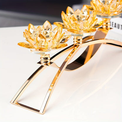 Skorter | 3-Armed Crystal Lotus Candle Holder - Elegant Table Decoration