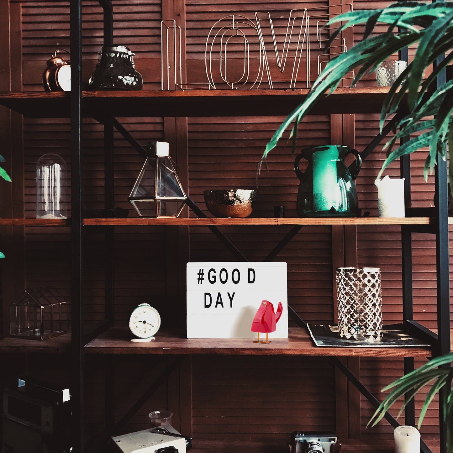 Skorter | Bird sculpture // Red