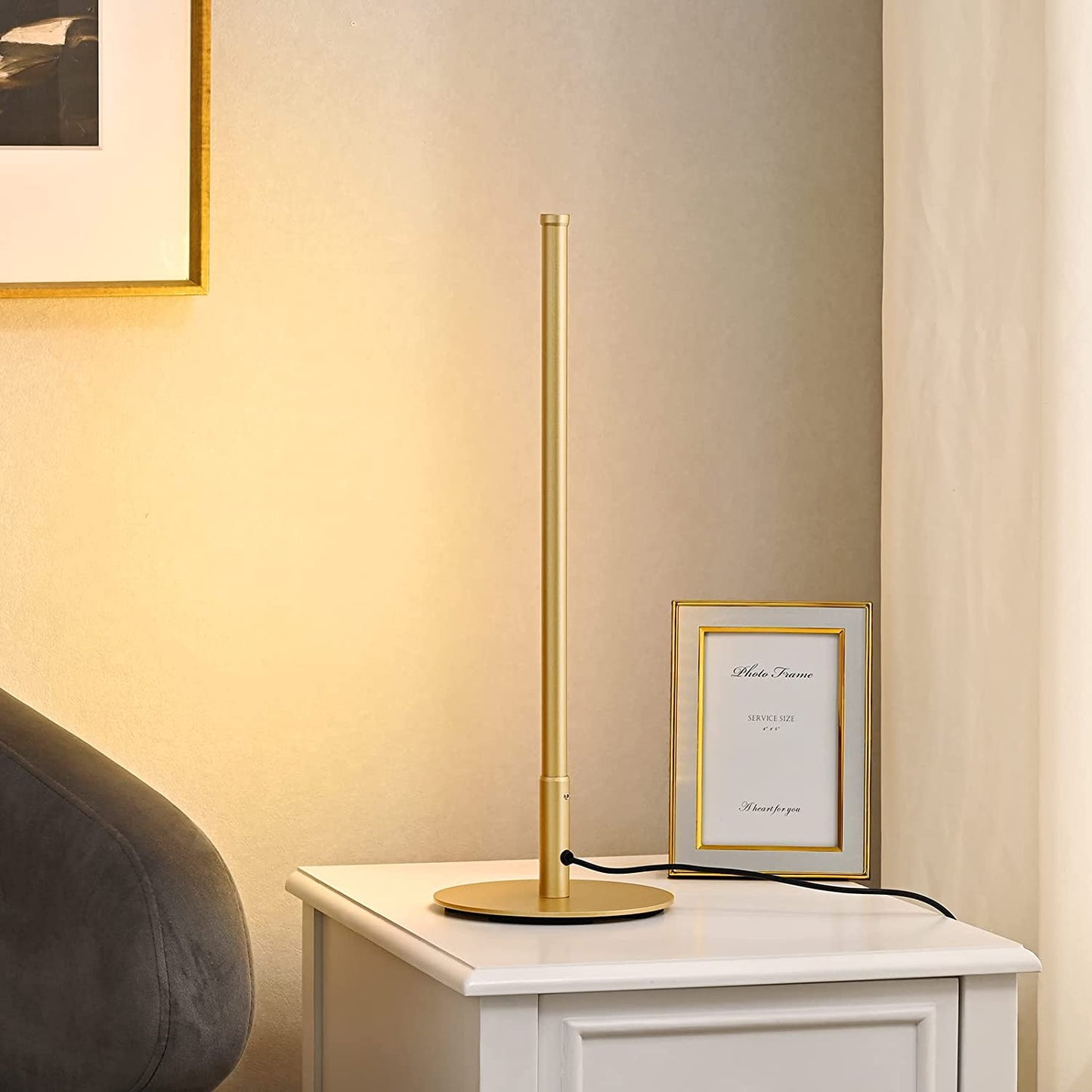 Skorter | Golden Table Lamp with Minimalist Design