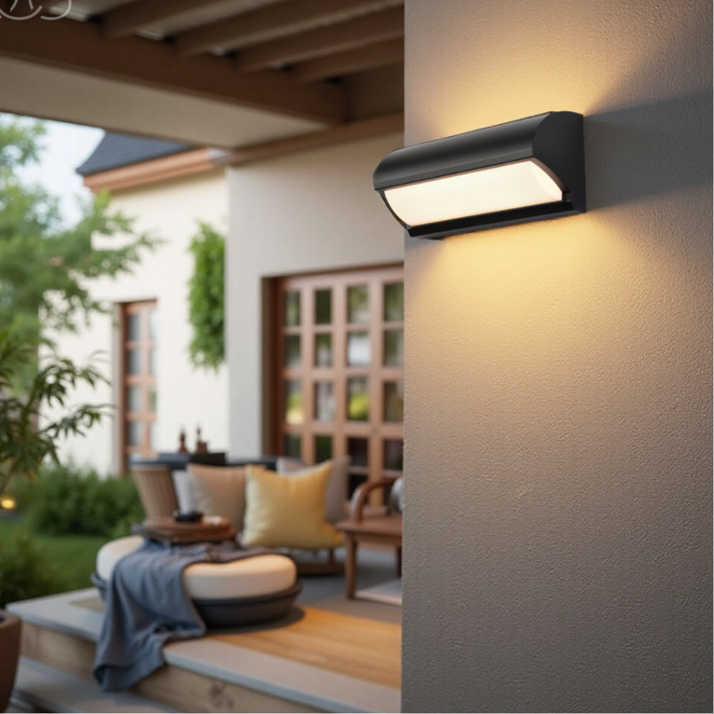 Skorter | Modern Black Outdoor LED Wall Light – Weatherproof Warm Lighting for Garden, Patio & Entryways