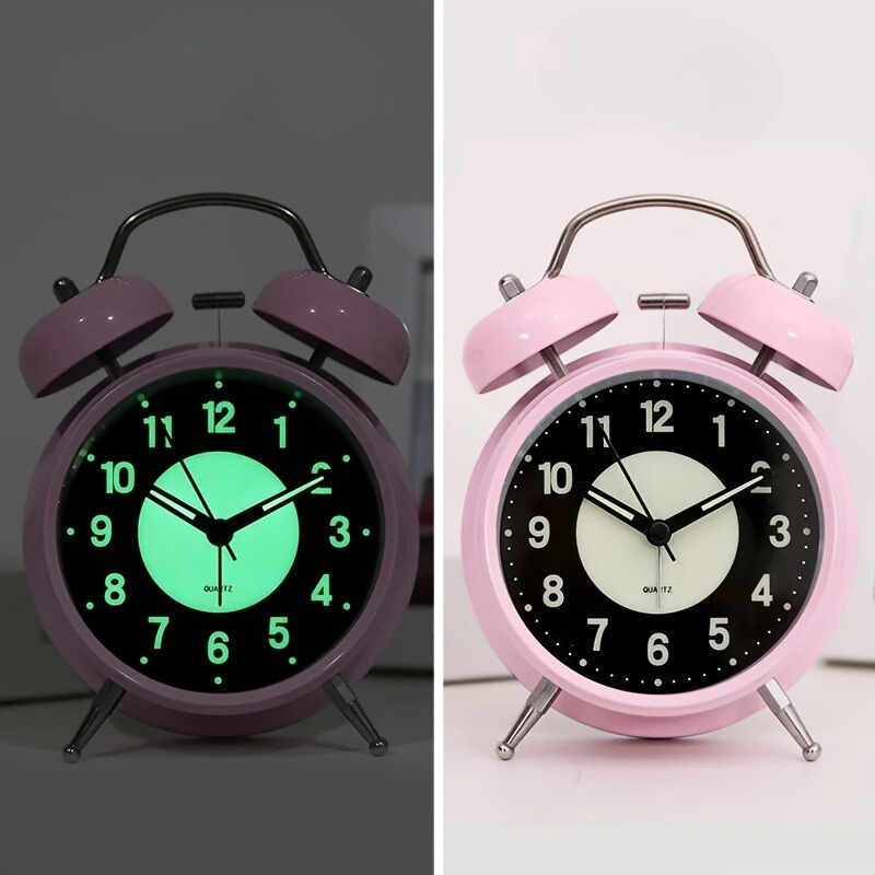 Skorter | LuminousTime - Elegant väckarklocka i metall med mjuk belysning för fridfulla morgnar och nätter