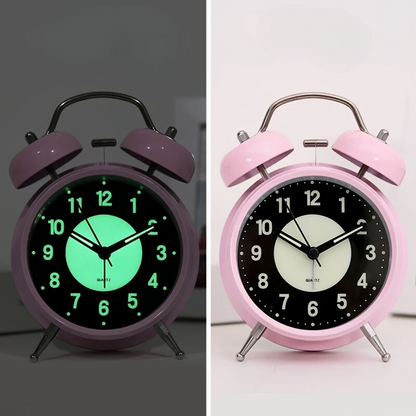 Skorter | LuminousTime - Elegant väckarklocka i metall med mjuk belysning för fridfulla morgnar och nätter