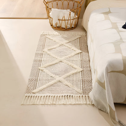 Skorter | Beige Textured Fringed Tassel Rug