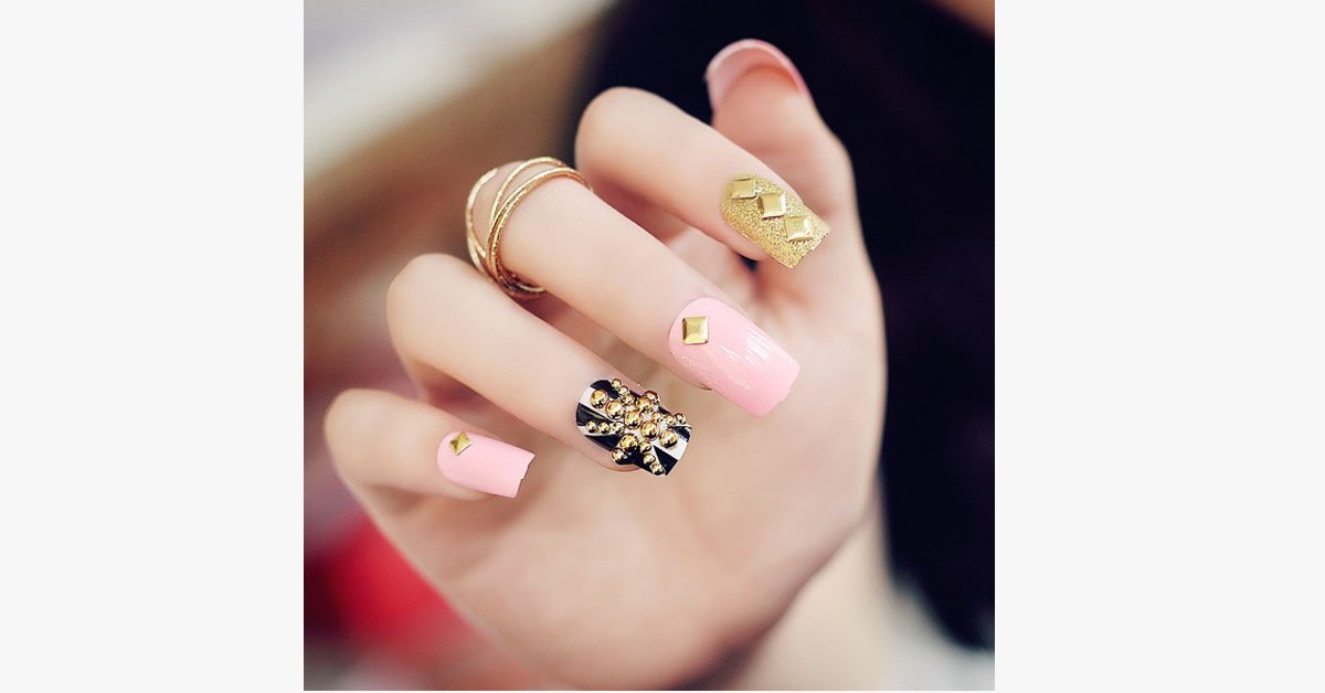 Skorter | Acrylic Nails with Rivets