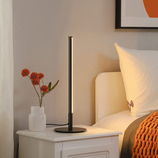 Skorter | Golden Table Lamp with Minimalist Design