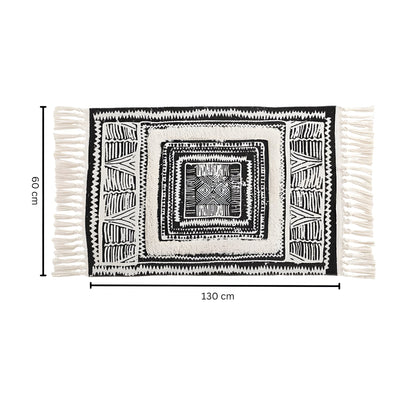 Skorter | Black and White Geometric Tassel Floor Mat