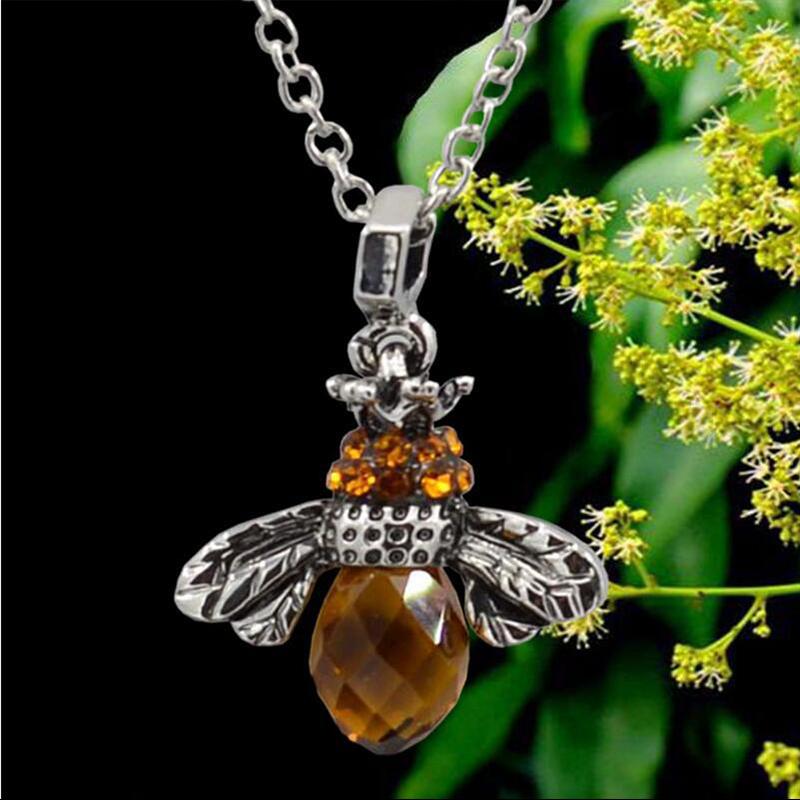 Skorter | "Dancing Bee" Necklace