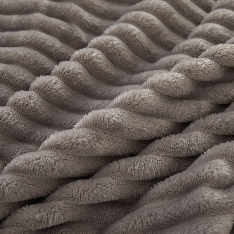 Skorter | Thick Striped Plush Rug - Soft and Skin-Friendly Sofa Blanket, Multifunctional Nap Rug