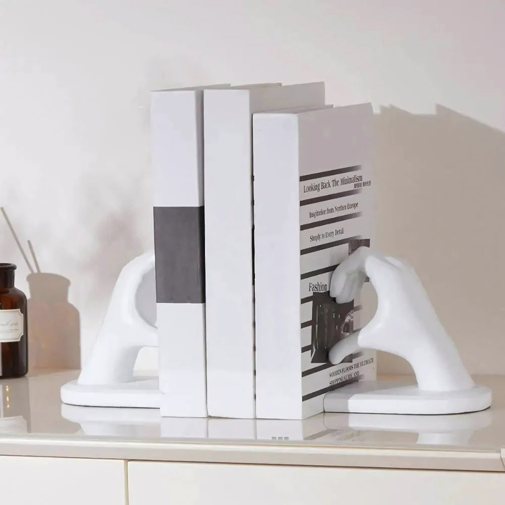 Skorter | Amora Resin Love Gesture Bookends
