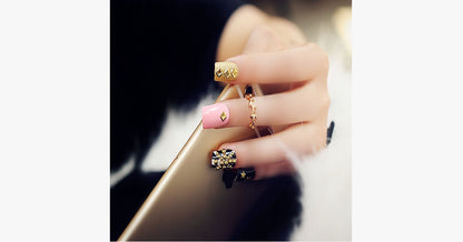Skorter | Acrylic Nails with Rivets