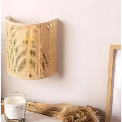 Skorter | Modern Braided Rattan Wall Lamp