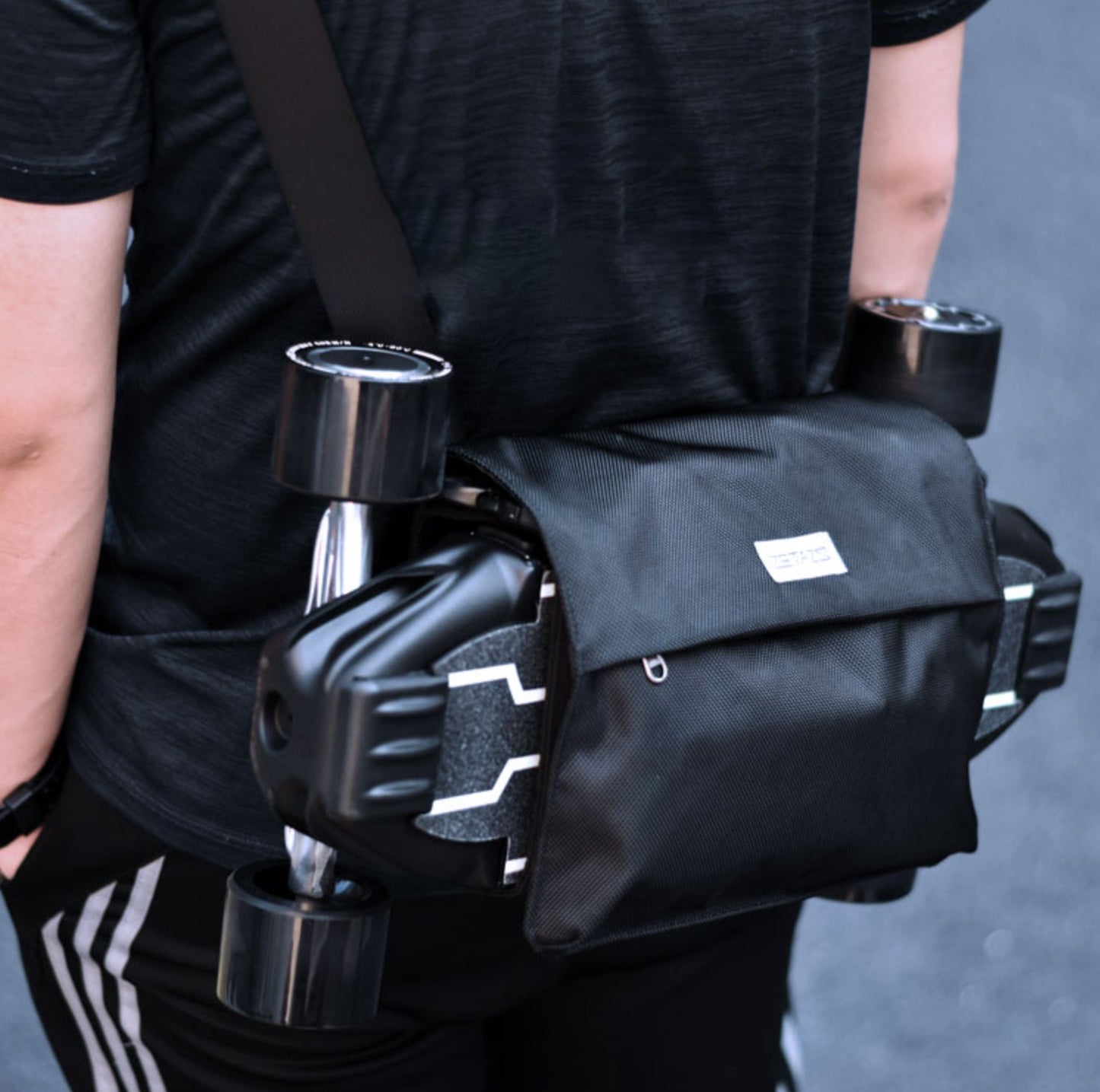 Skorter | 2-in-1 Backpack for Carrying The Complete Longboard, Skateboard or Surf Skate, with Large Capacity, Adjustable Strap, Stress Relief Ergonomic Design