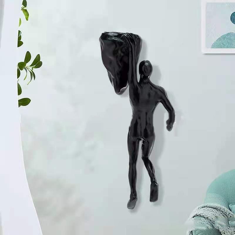 Skorter | Climbing wall hanging statues