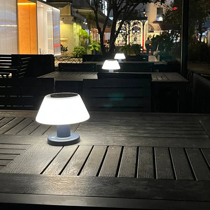 Skorter | Solar powered table lamp - Solara