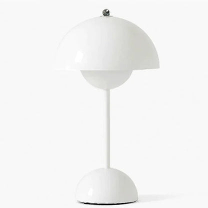 Skorter | Luxurious contemporary Nordic table lamp