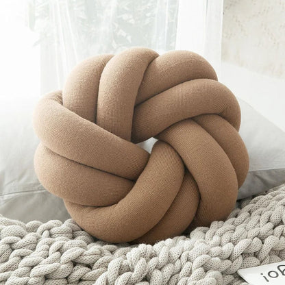 Skorter | Puffy Pretzel Cushion