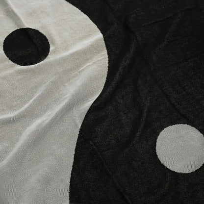 Skorter | Artistic Yin Yang Tapestry Throw Blanket