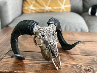 Skorter | Carved Ram Skull