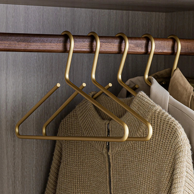 Skorter | 5 pieces of hangers made of solid matte gold/silver │ Seamless wardrobe organizer made of metal