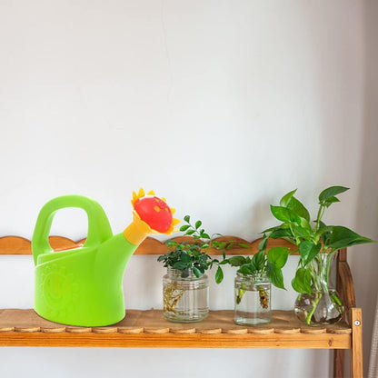 Skorter | Children's watering can with flower mouth – Colorful plastic watering can for little gardeners