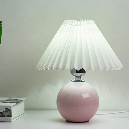Skorter | Nordic minimalist 1-light table lamp made of ceramic with pleats