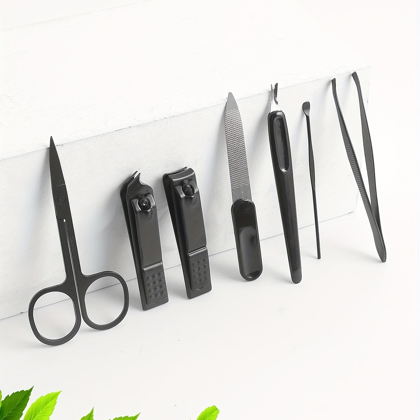Skorter | 7 piece manicure set with case