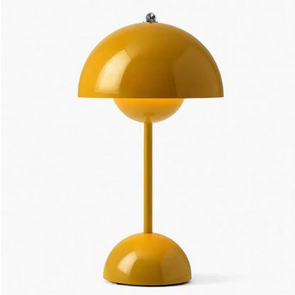 Skorter | Luxurious contemporary Nordic table lamp