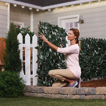 Skorter | Faux-privacy fence