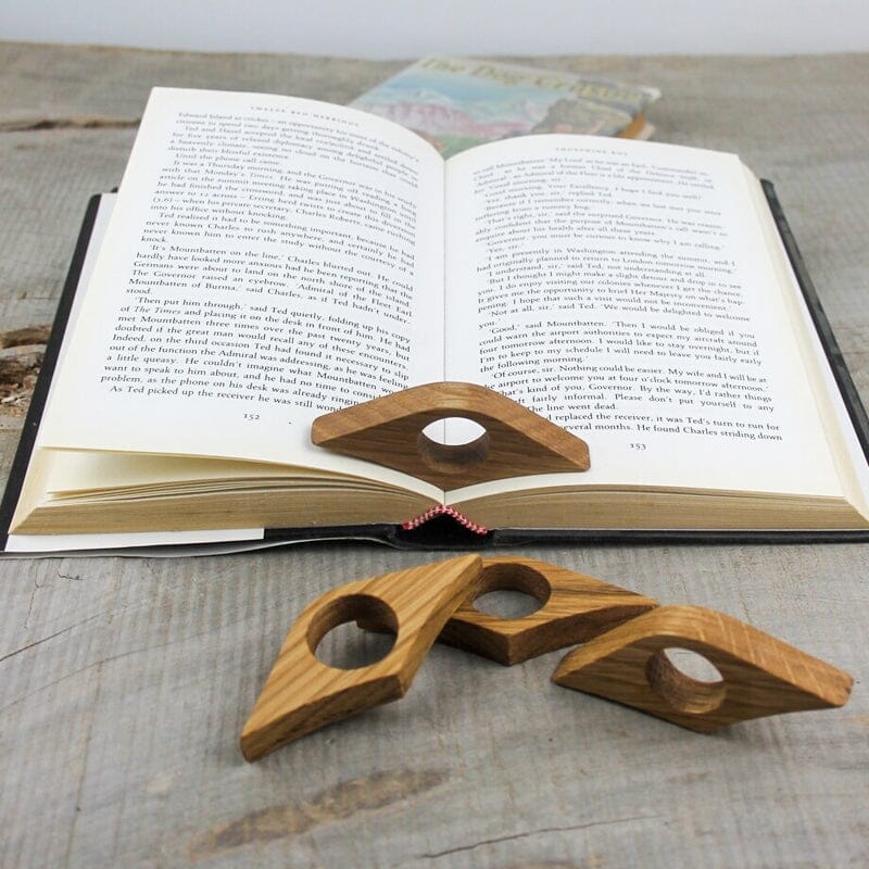 Skorter | Book reading tool made of solid wood