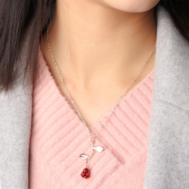Skorter | 3D Rose Pendant Necklace