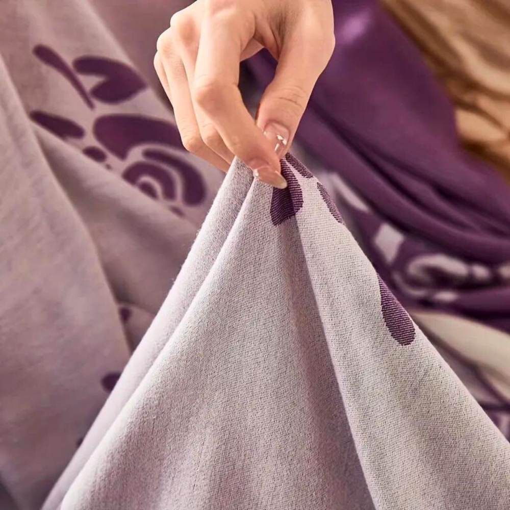 Skorter | Bamboo Fiber Rose Cooling Blanket