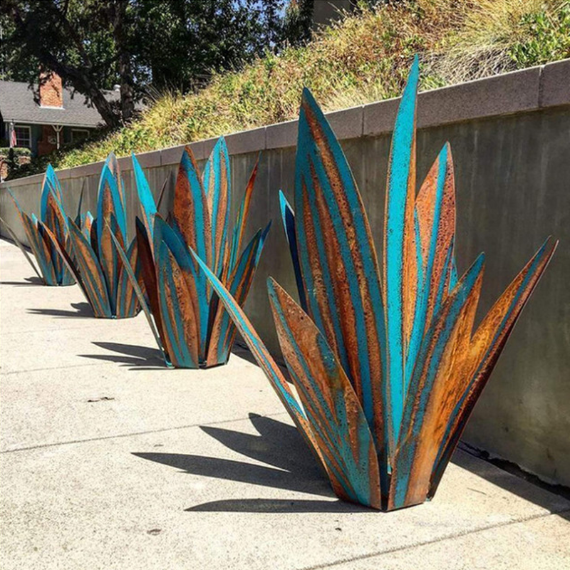 Skorter | Waterproof Solar Garden Agave Lamp as Decoration
