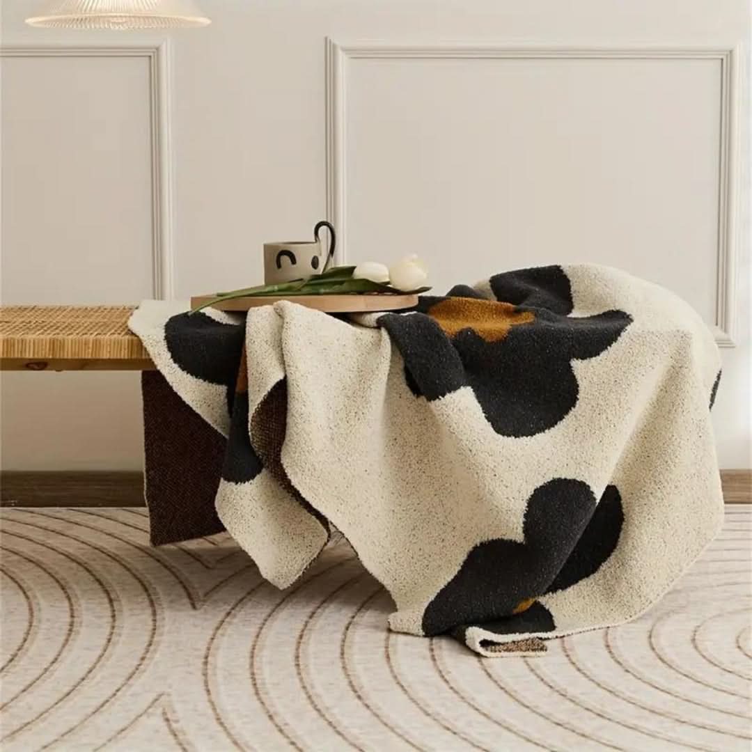 Skorter | CAS - Knitted blanket with floral pattern