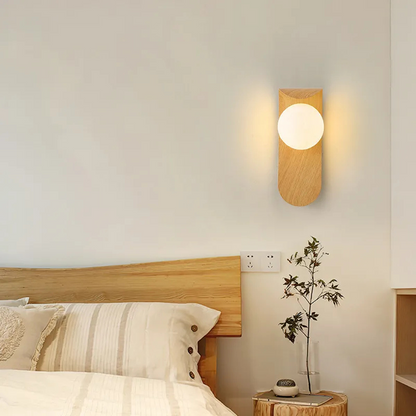Skorter | LuxeWood – Chic Walnut Wall Lamp for Unique Ambiances