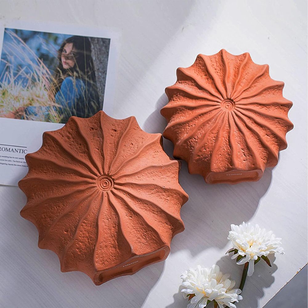 Skorter | Coral Crest Ceramic Vase