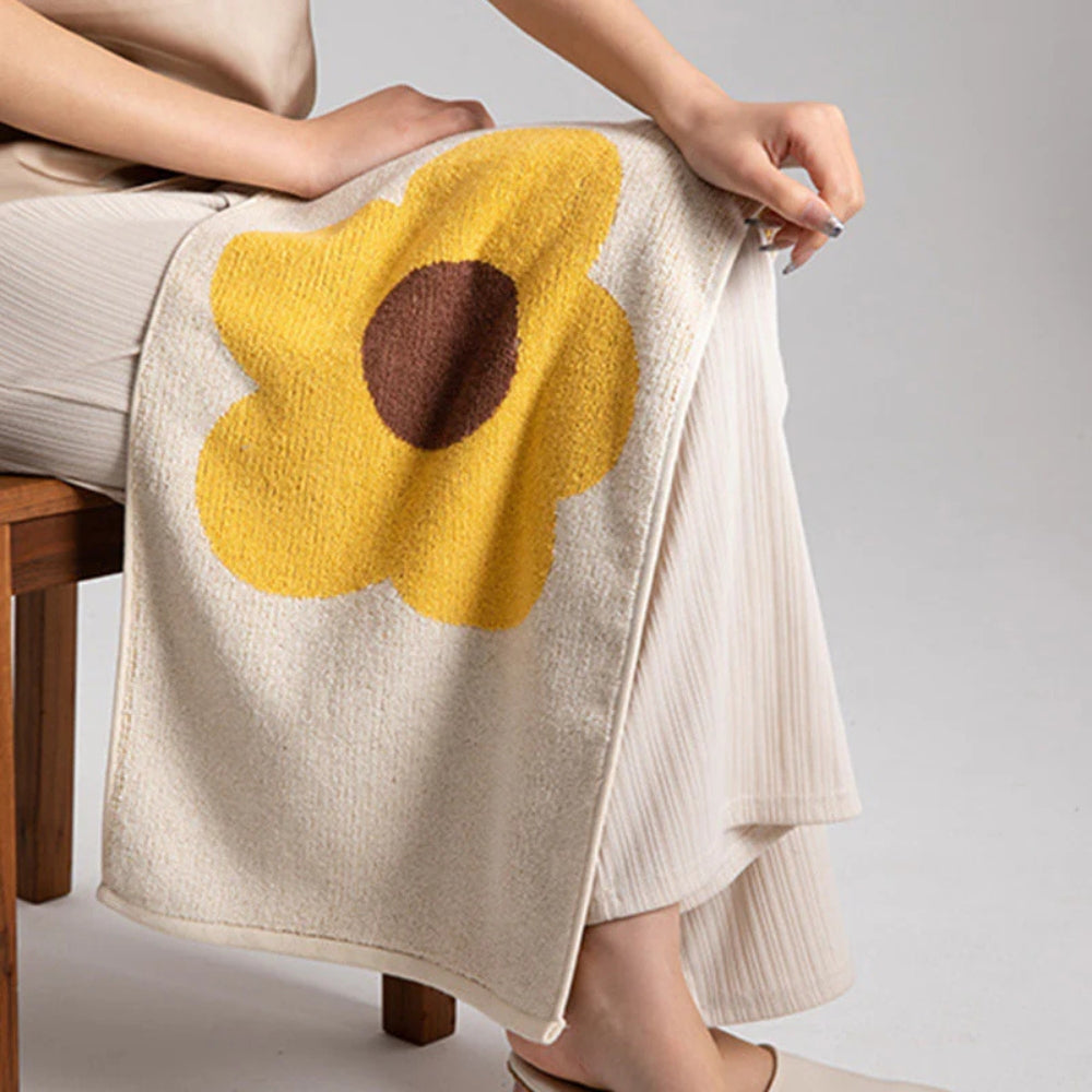Skorter | Cheerful Floral Print Cotton Bath Towel