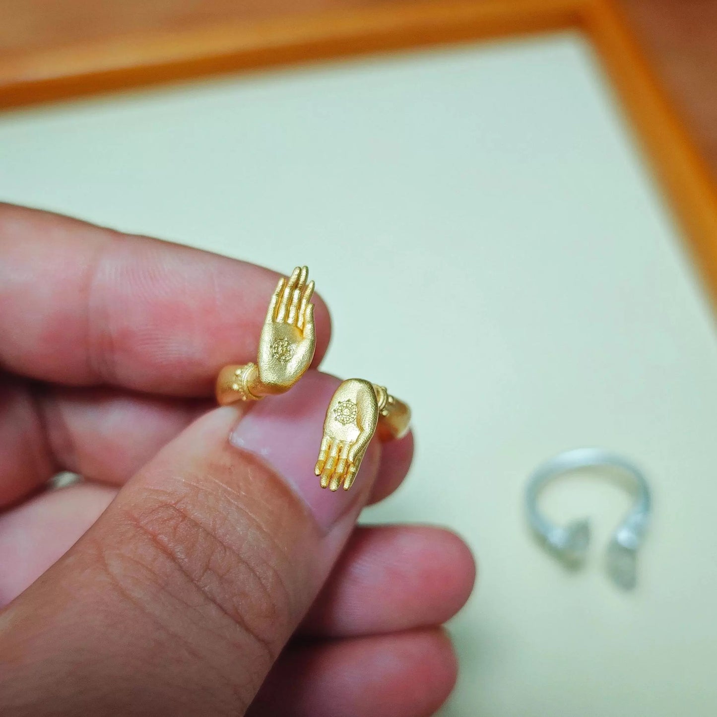 Skorter | Fearless Wish Buddha Hand Ring - Chic Couple Gift