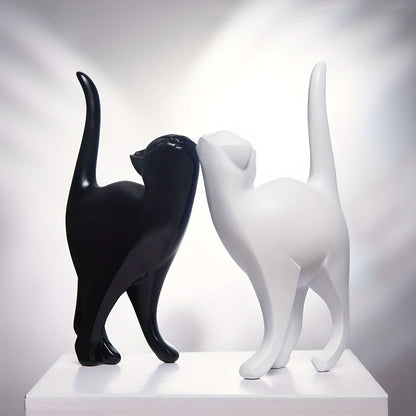 Skorter | Modern Resin Cat Figurine – Nordic Style Decor