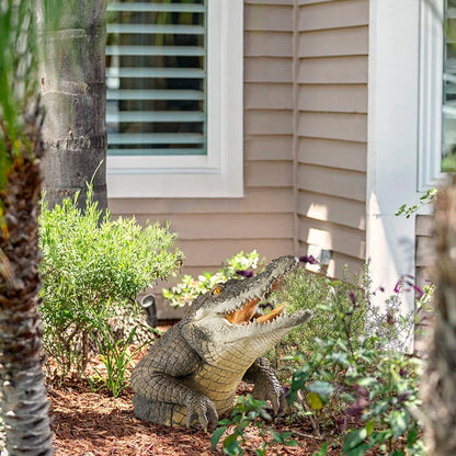 Skorter | Garden Swamp Gator Statue