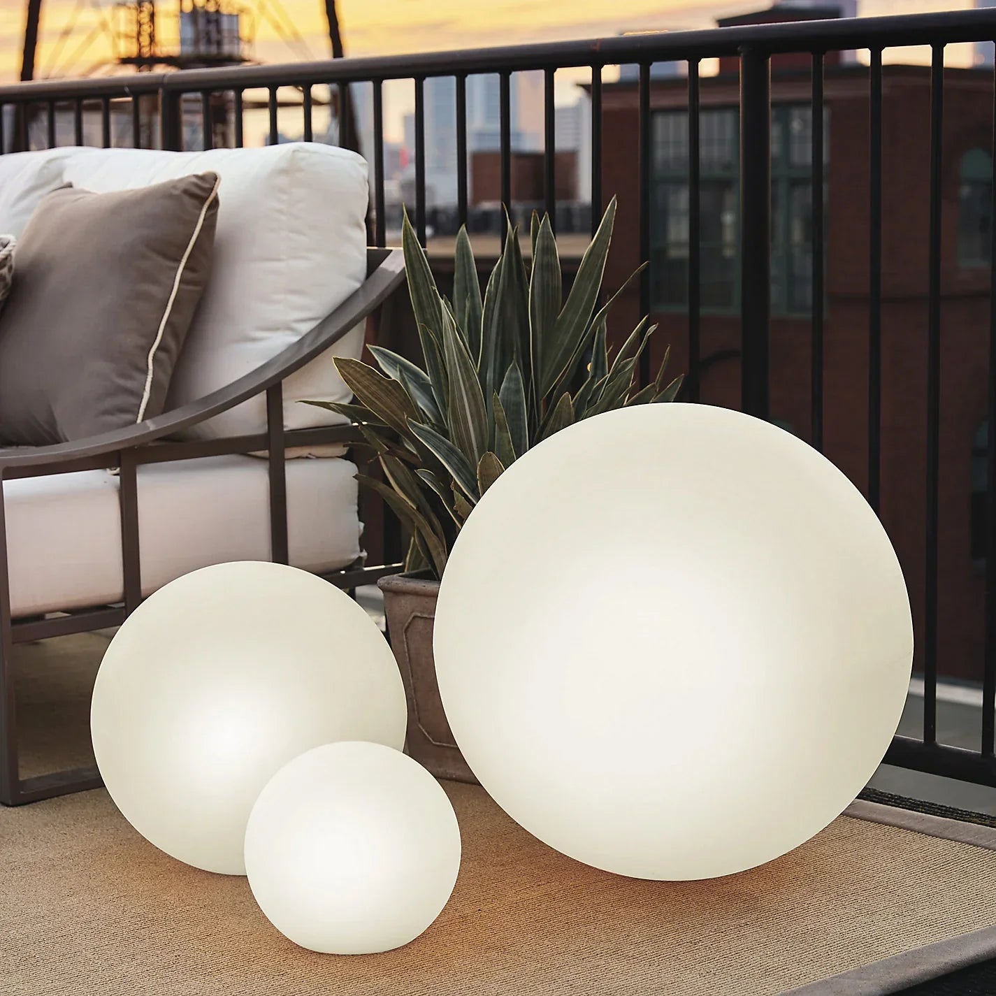 Skorter | Sphere-shaped garden lighting