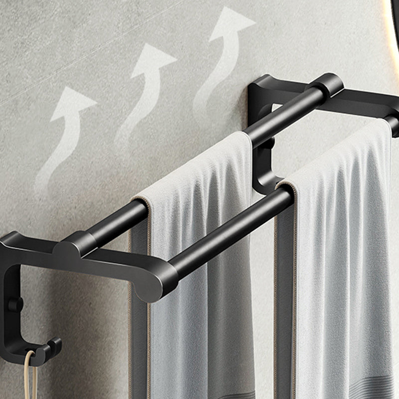 Skorter | Contemporary bathroom accessory set with black surface and bath shelf/towel bar