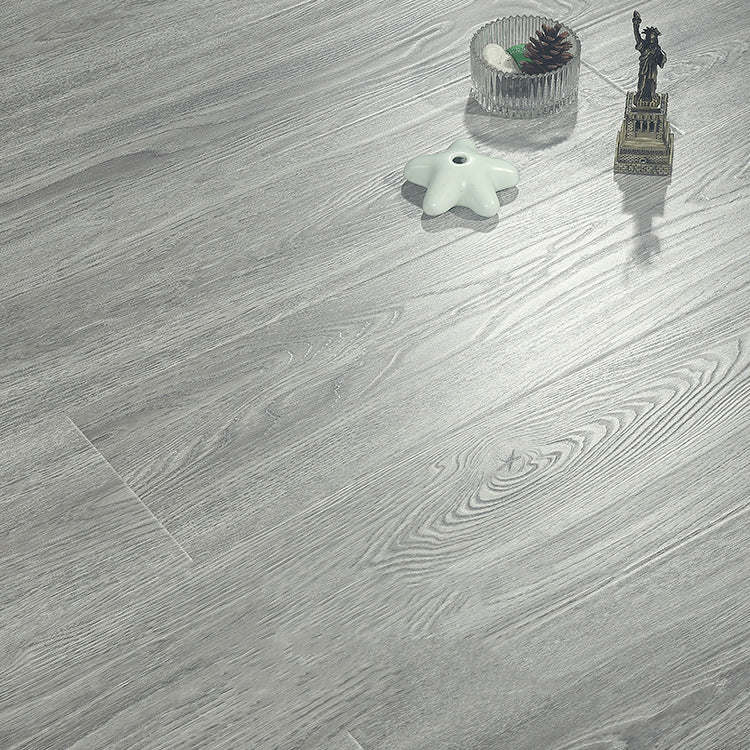Skorter | Brown Laminate Flooring Scratch Resistant Natural Oak Laminate with Click Lock