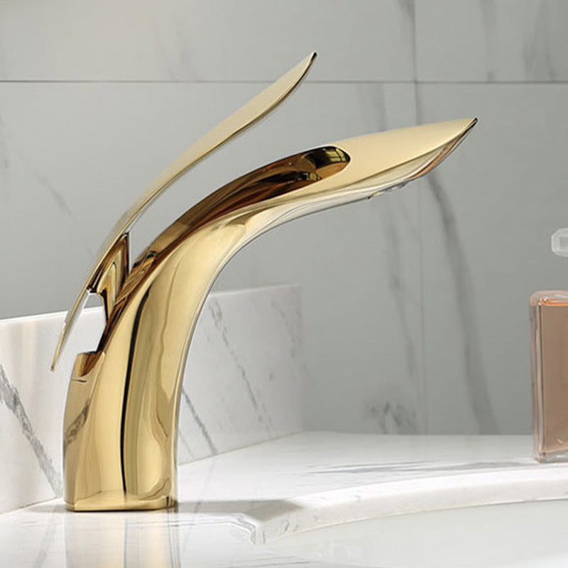 Skorter | Brass 1-Hole Basin Faucet Lever Handle Sink Faucet Round Modern Faucet for Bathroom