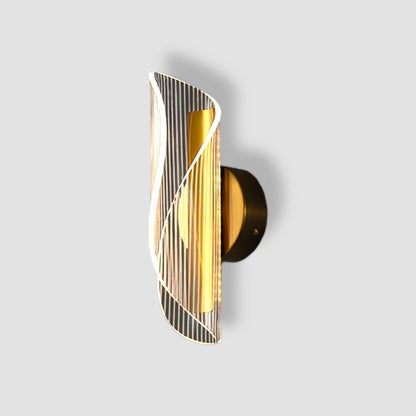 Skorter | CrystalAura – Sparkling Crystal Wall Light for Glamorous Touch