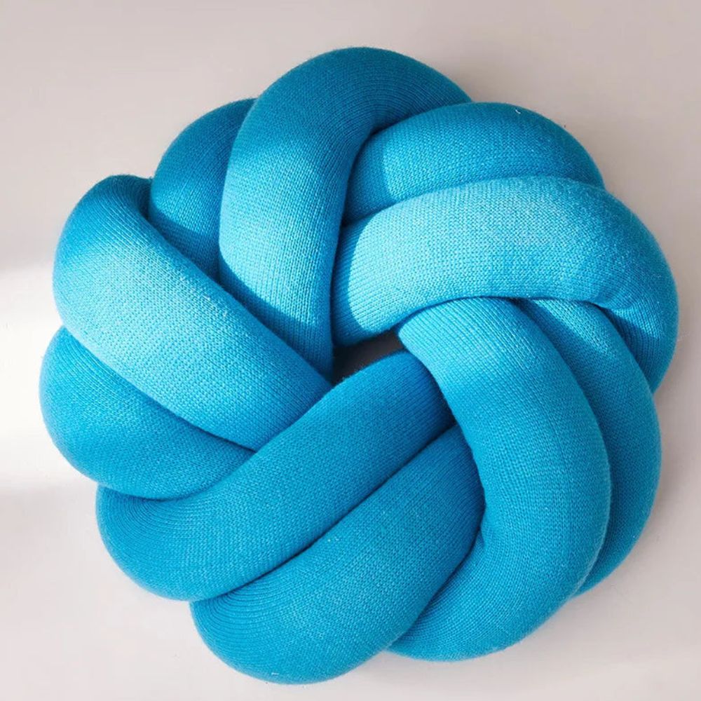 Skorter | Puffy Pretzel Cushion